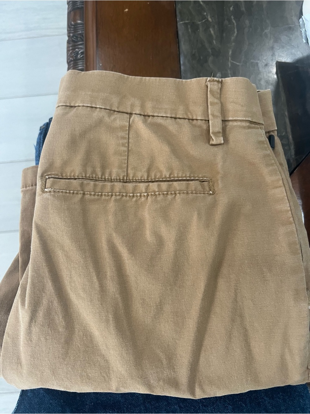 Old Navy Men's Chino Pants in Khaki Brown